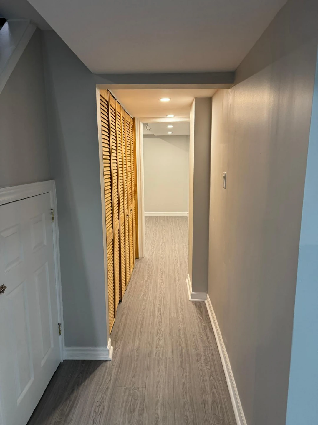 Legal 2 Bed, 1 bath, ensuite laundry basement in Heartlake - photo 5