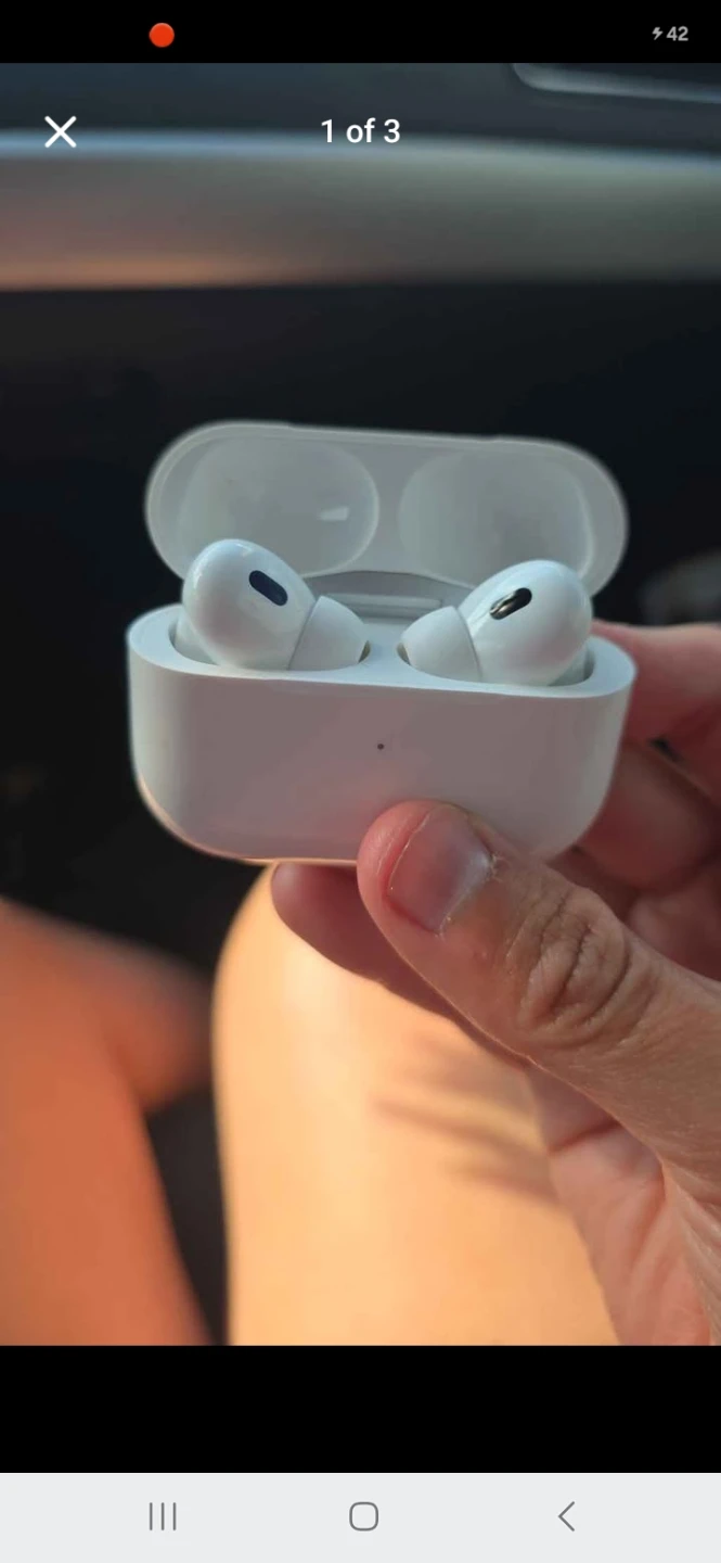 Apple AirPods Pro (2nd Gen) Charging Case