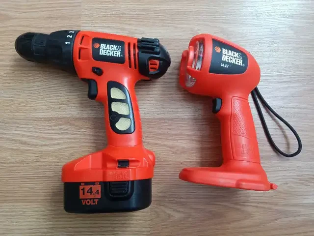 Black Decker 14.4V Drill, Battery and Flashlight