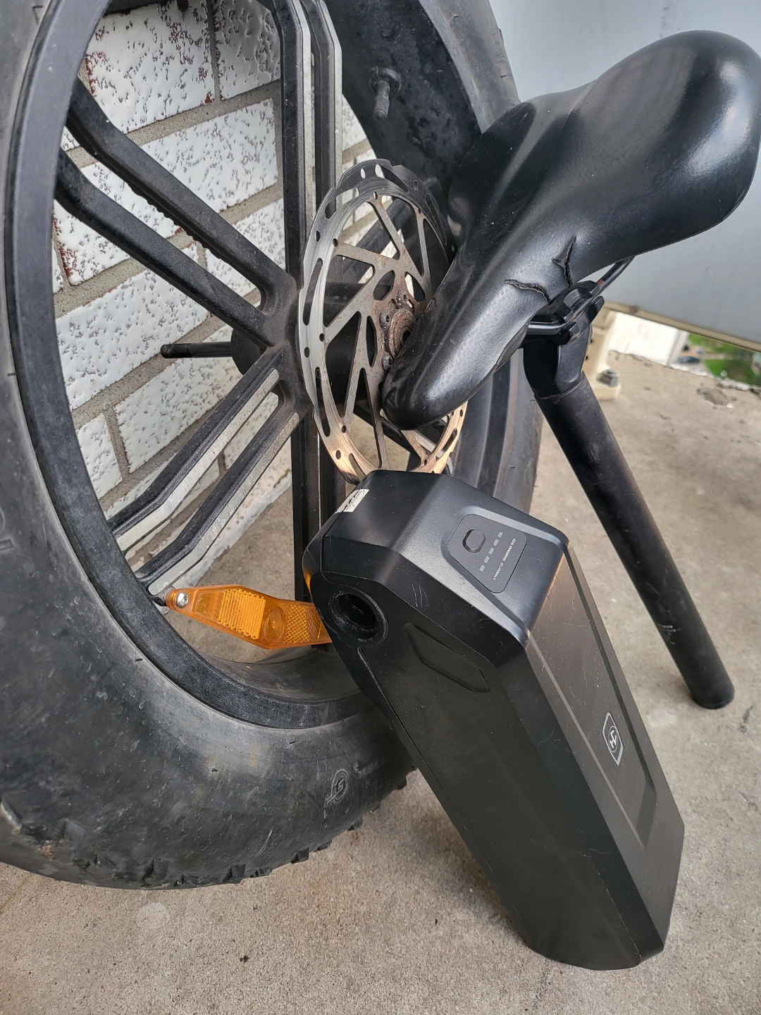 20-inch Fat Bike Wheel, Seat, and Battery Pack - photo 4