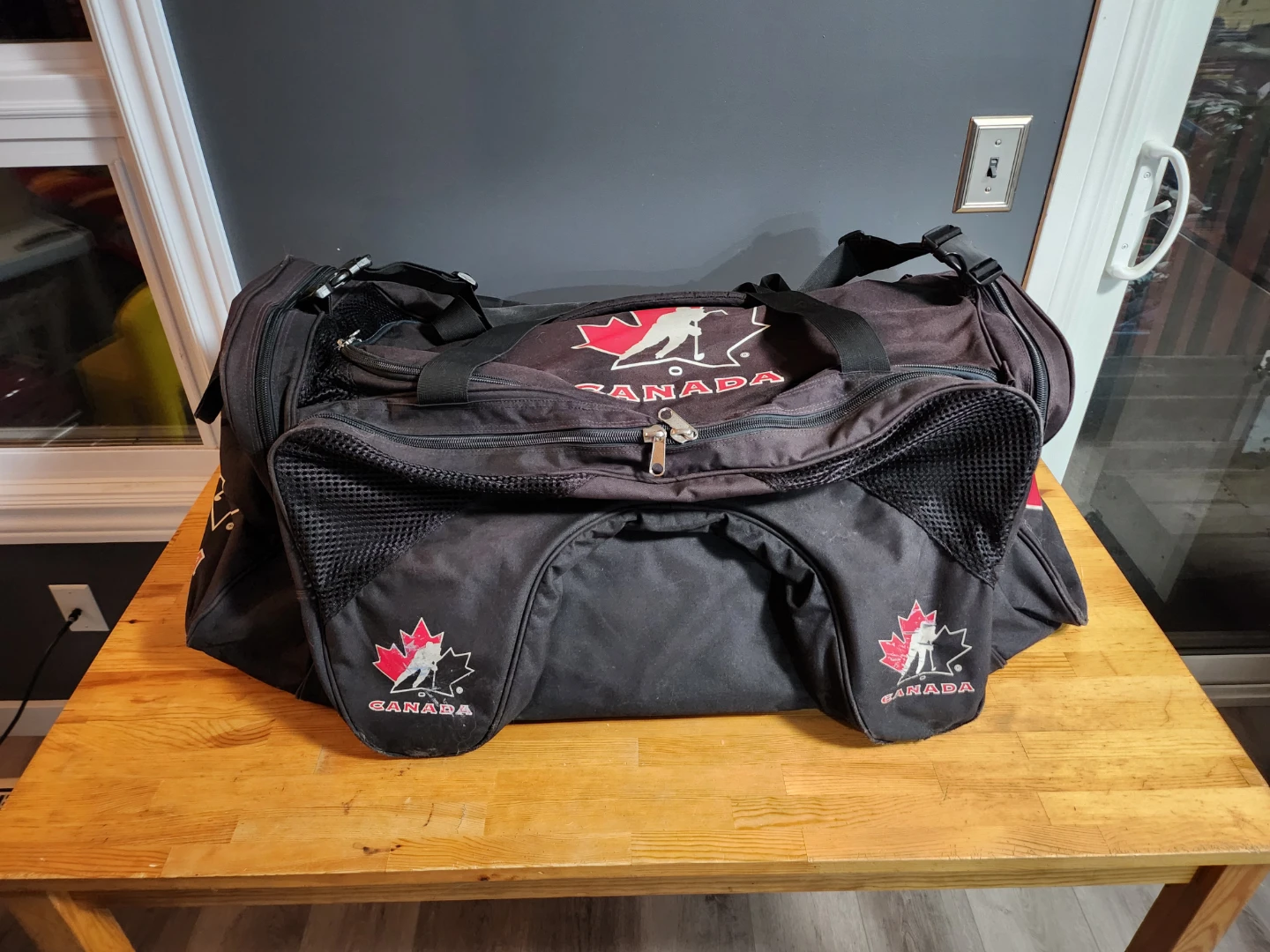 Junior Hockey Canada Equipment Duffle Bag Black 30" - photo 2
