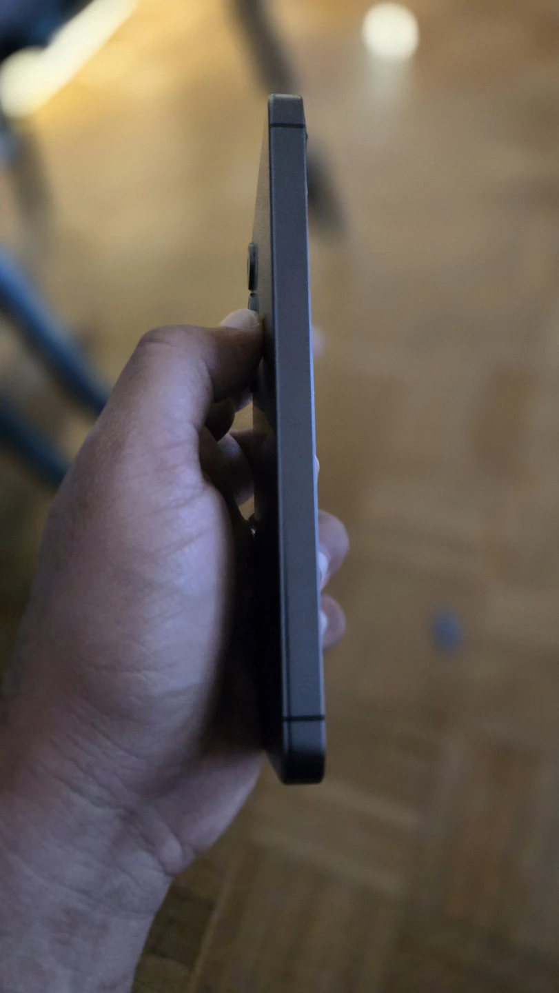 Samsung Galaxy S24 (Unlocked) - photo 3