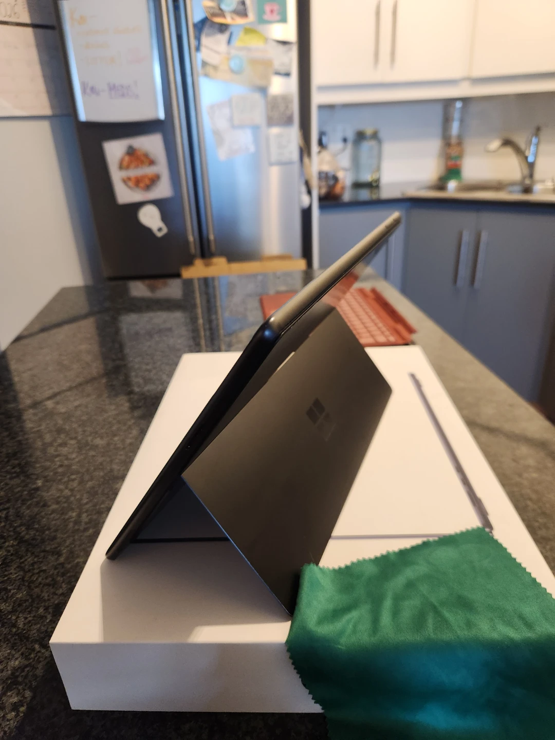 Microsoft Surface Pro 9 with pencil charging keyboard and pencil - photo 2