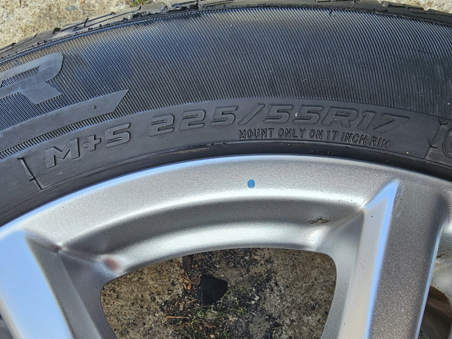 INFINITI G37 O.E.M RIMS AND ALL SEASON TIRES 225/55 R17 - photo 4