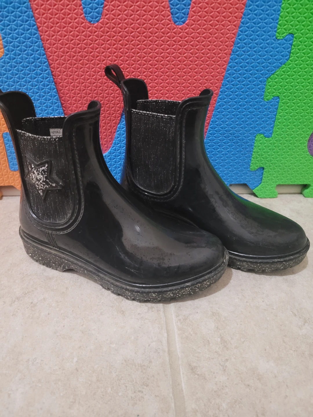 Black Chelsea Rain Boots youth size 1 - photo 3