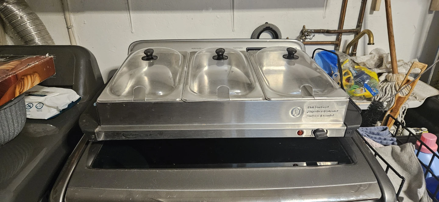 Betty Crocker Buffet Server and Warmer