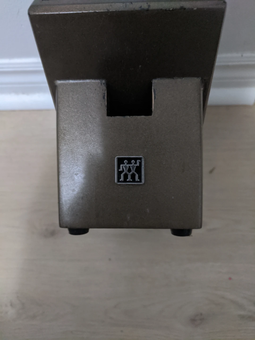 wood knife block in bronze - photo 3