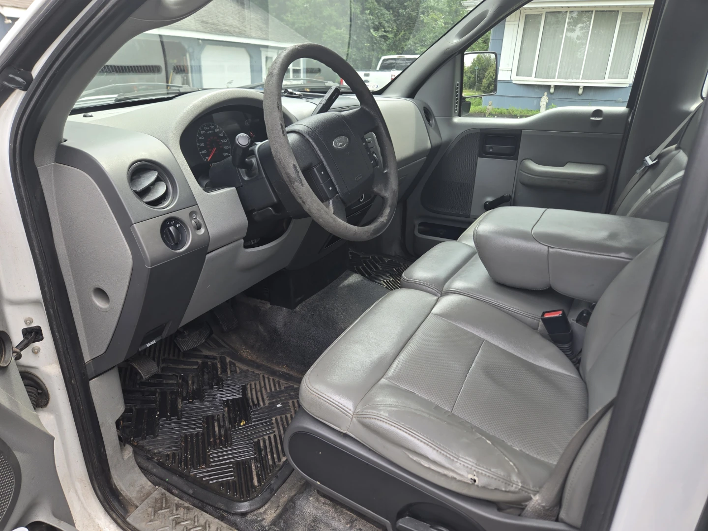 White Ford F-150 Pickup Truck - photo 3