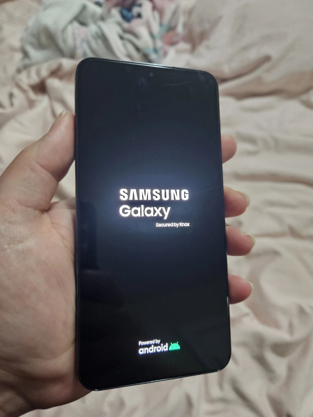 Samsung Galaxy S22 - photo 3