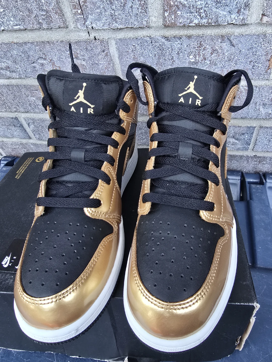 Nike Air Jordan 1 Mid GS Size 7 Youth Black/Gold NEW - photo 4