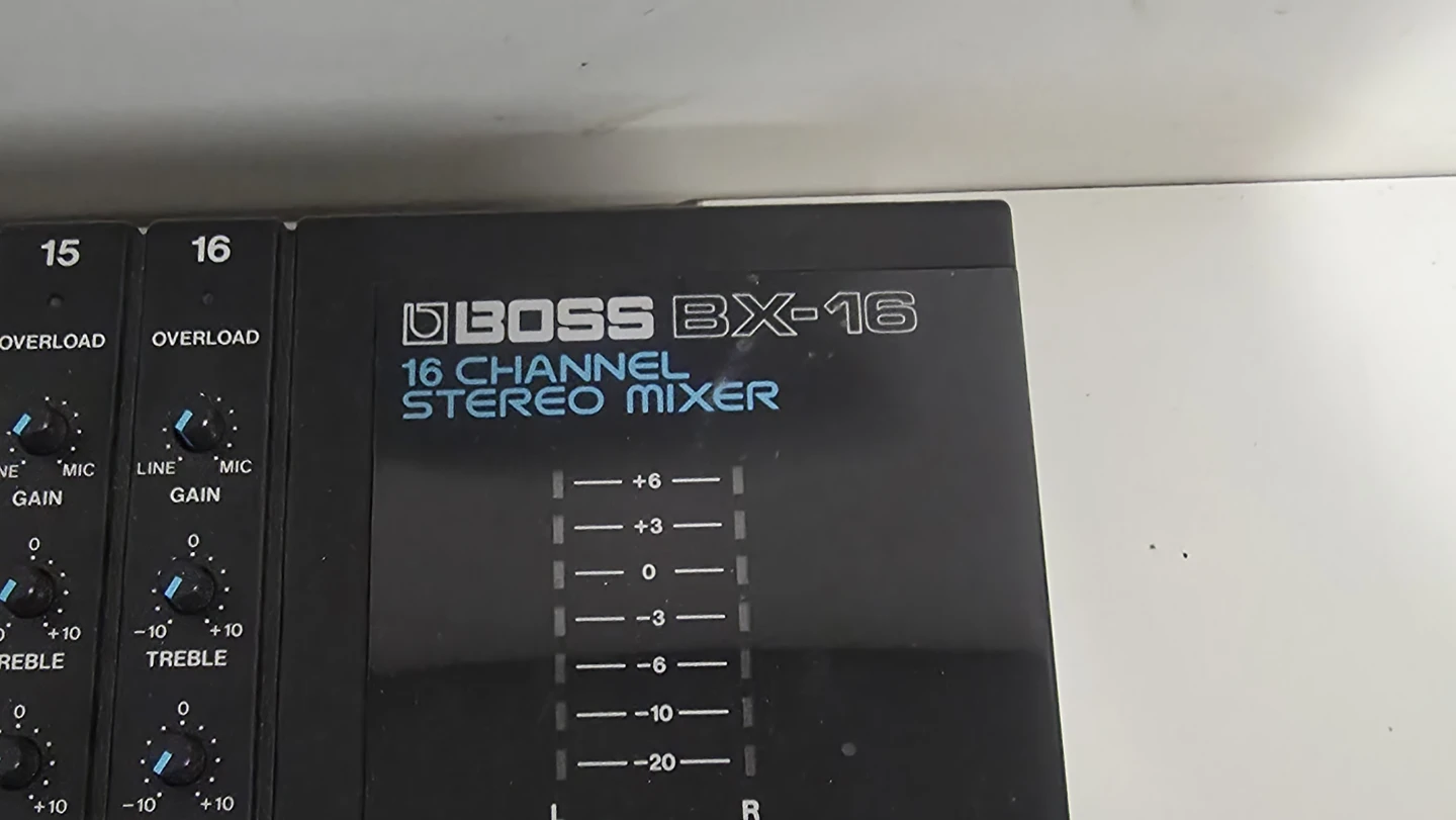 BOSS BX-16 16 Channel Stereo Mixer - photo 2
