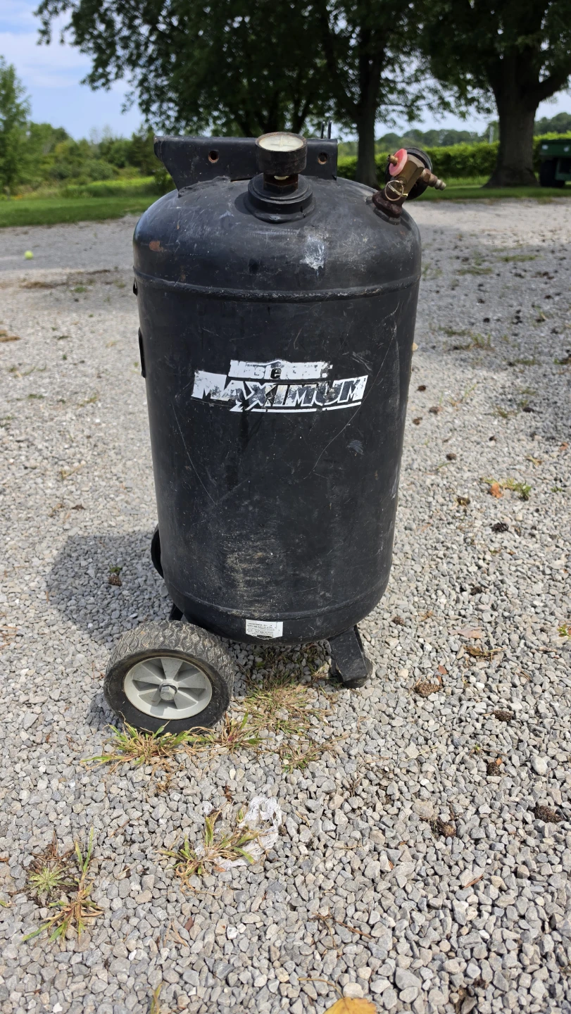 Mastercraft Maximum 15 Gallon Portable Air Tank
