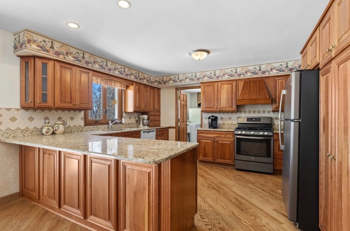 Kitchen & Bathroom Cabinets ready for Pickup