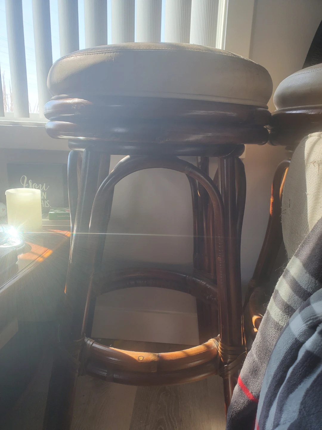 3 Tommy Bahama Swivel Bar Stools - Rattan and Leather - photo 3