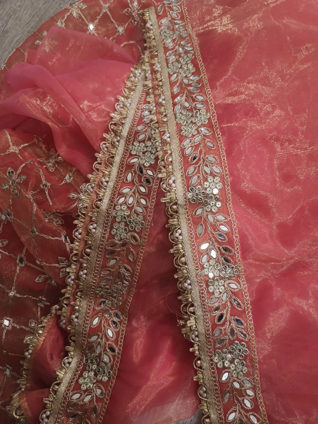 Brand New Pink embroidered Saree with pearls and mirror work - photo 2