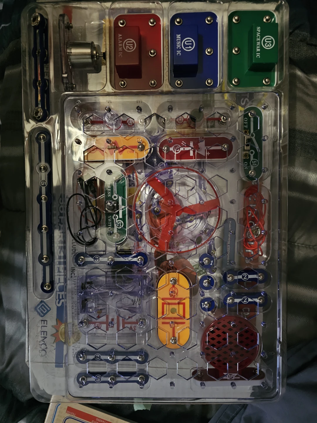 Snap Circuits Junior Electronic Discovery Kit - photo 2