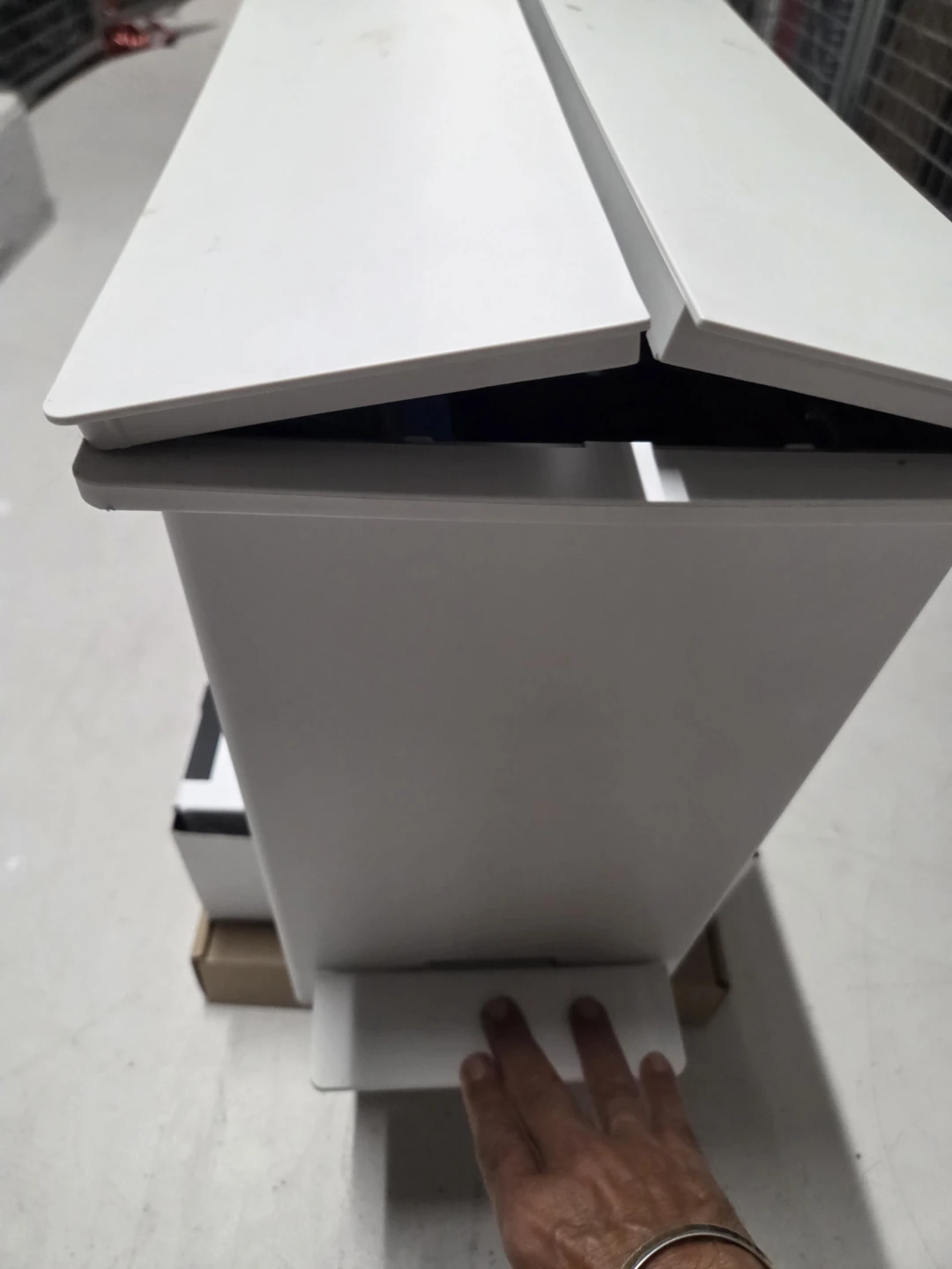 White Pedal Bin with Double Lid - photo 2
