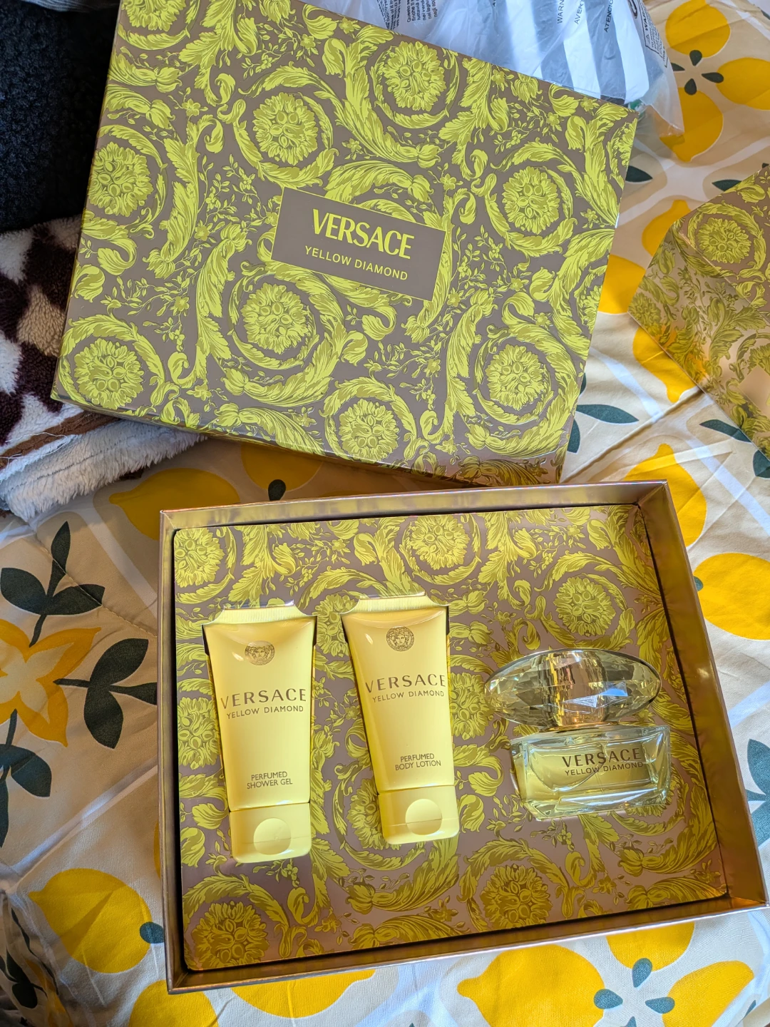 Brand new Versace Yellow Diamond Perfume Gift Set