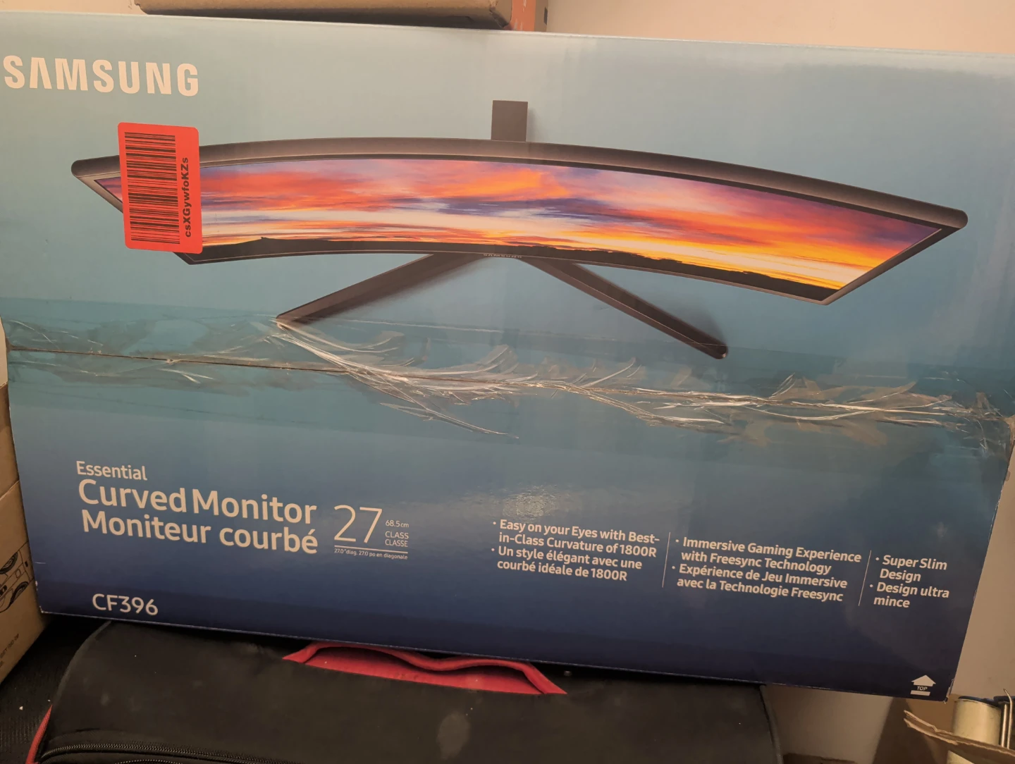 Samsung 27" Essential Curved Monitor CF396