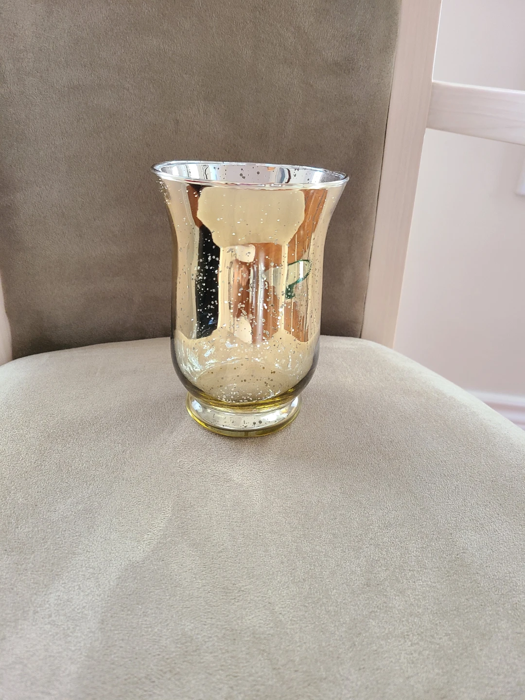4 Gold Vases with specks - photo 3