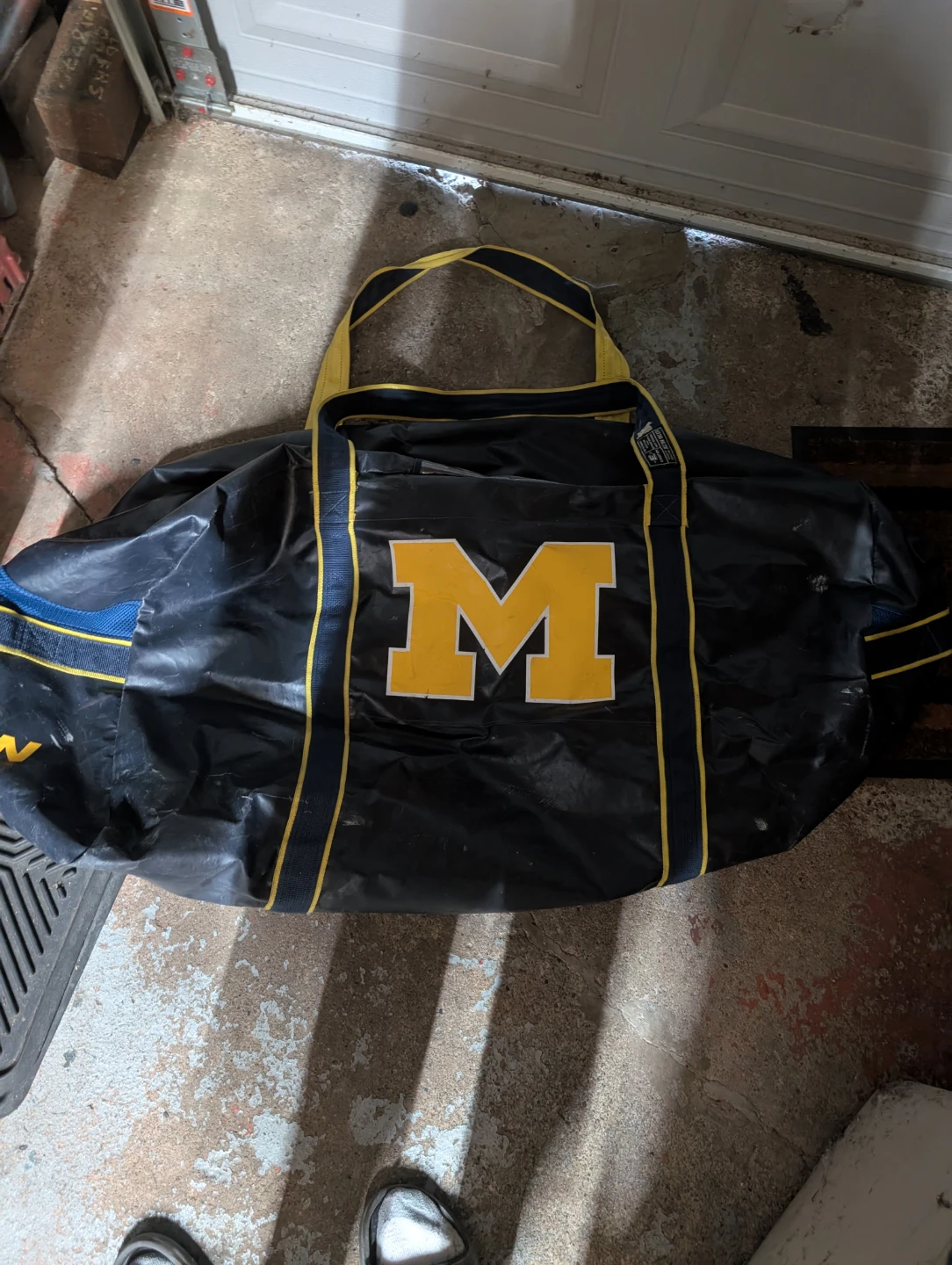 Easton Michigan Hockey Bag - photo 2