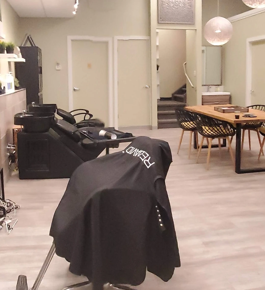 Black reclining Shampoo Chair with Sink - photo 4