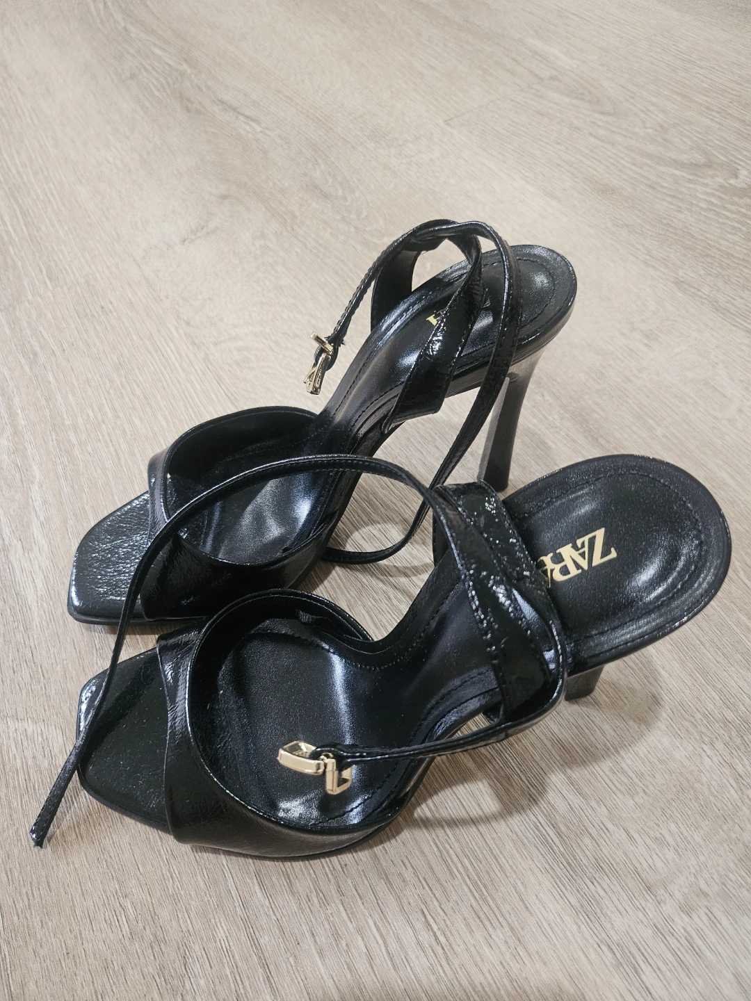 Zara Black Patent Leather Heels - photo 2