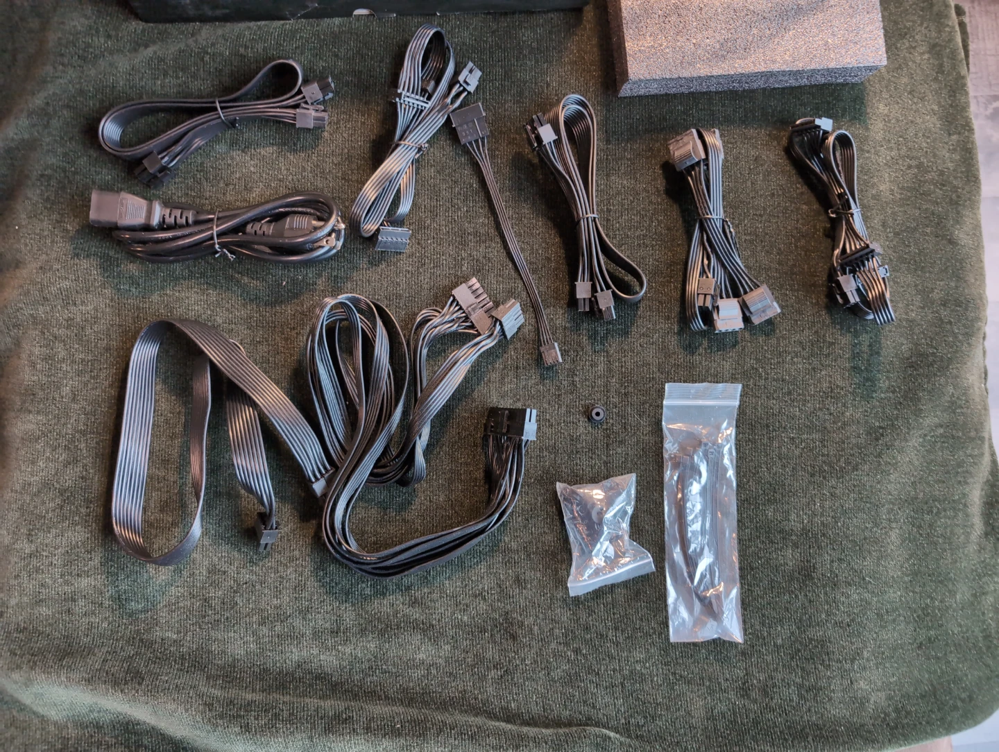InWin P65 650W 80 Plus Gold Power Supply - photo 4