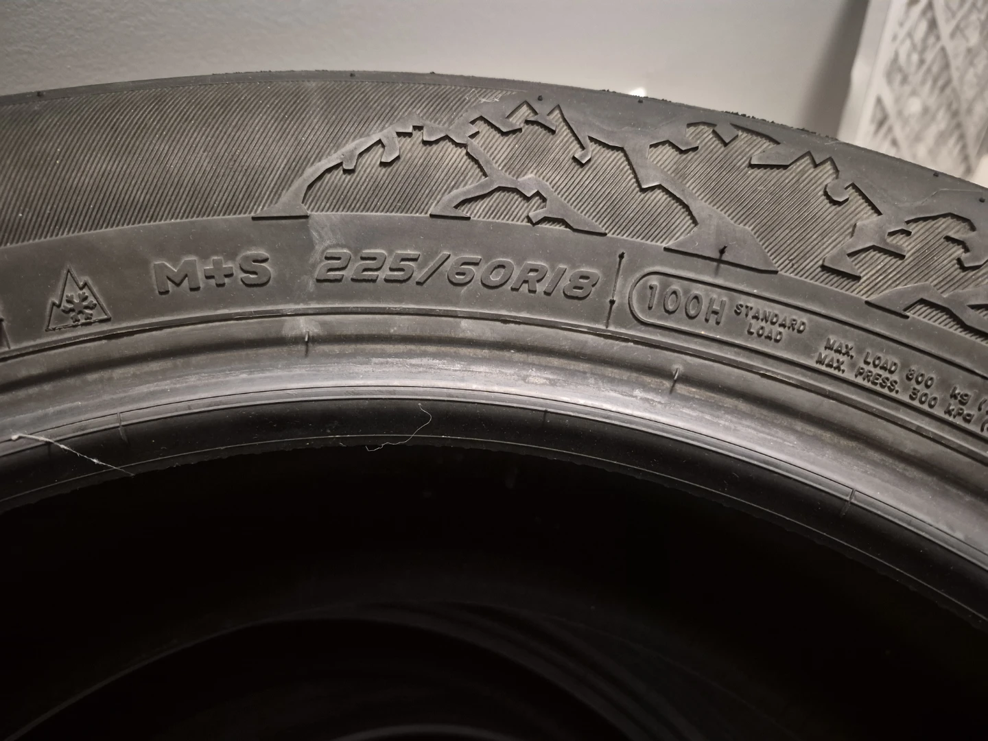 Studded Winter Tires M+S 225/60R18