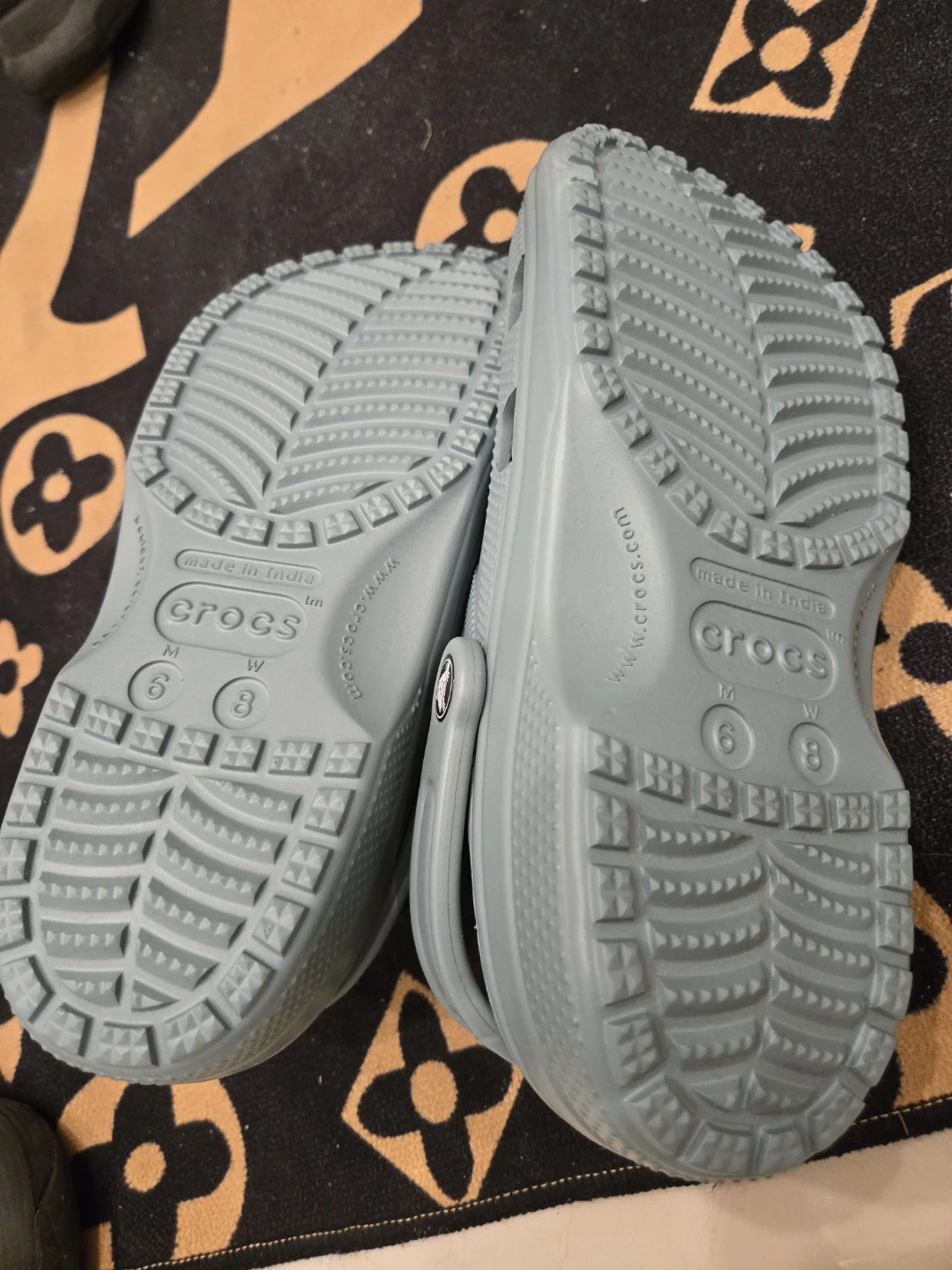 Crocs Classic Clogs Size 6/8 - photo 3