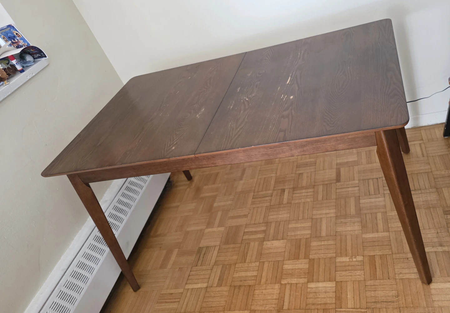 Extendable Wooden Table