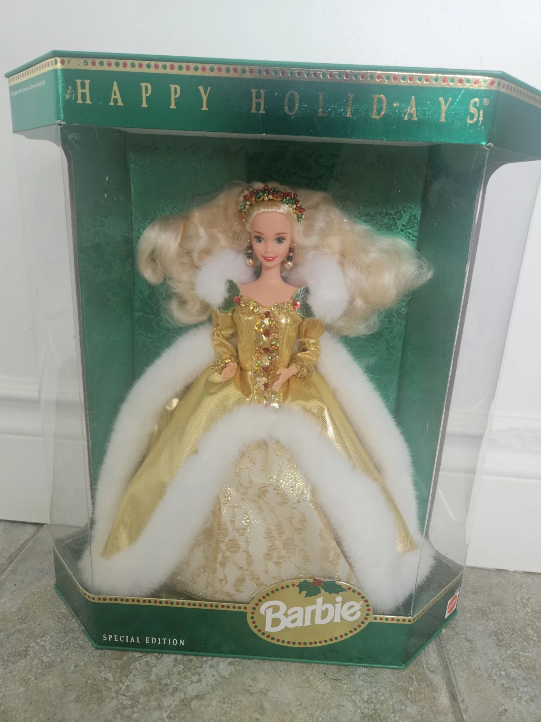 Happy Holidays Barbie Special Edition Doll - photo 3