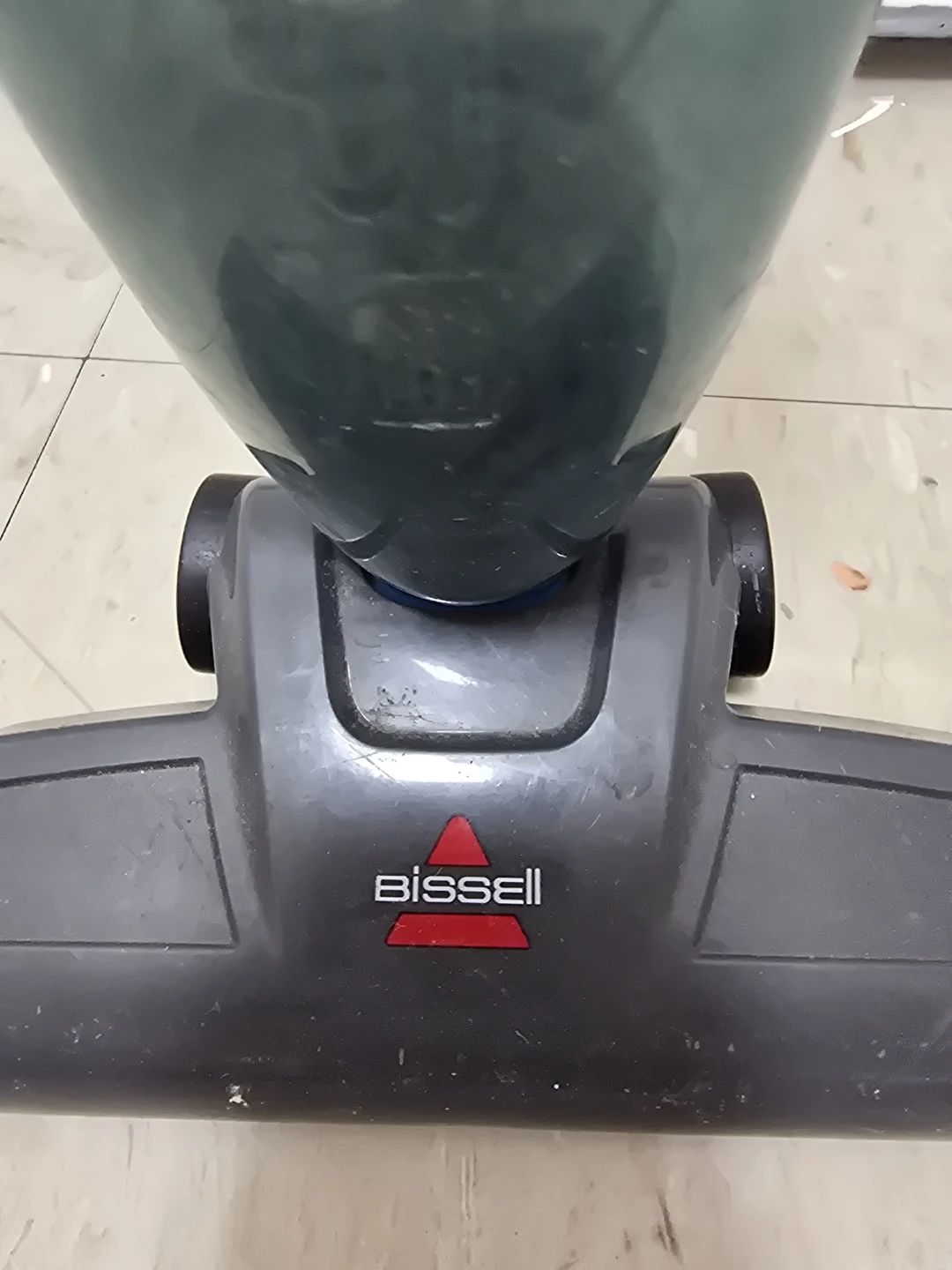 Eureka PowerSpeed Upright Vacuum Cleaner - photo 4