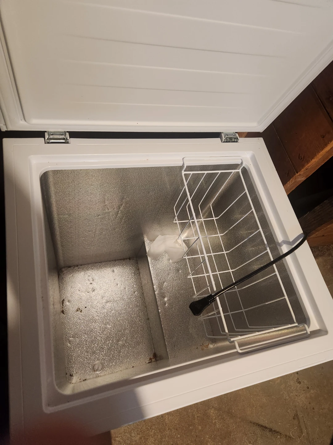 Hisense Chest Freezer - photo 2