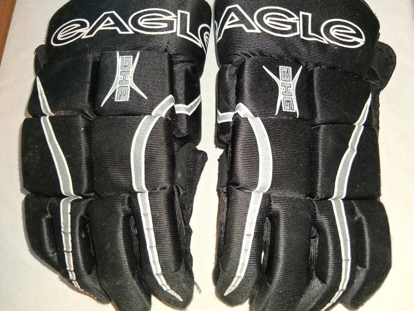 Eagle Ball Hockey Gloves