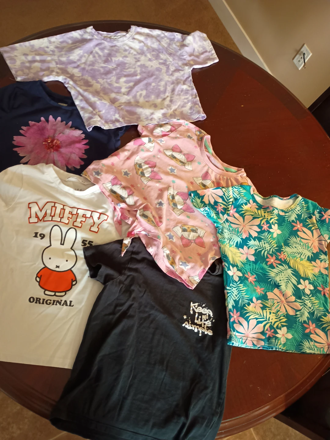 Size 6, short sleeve tops