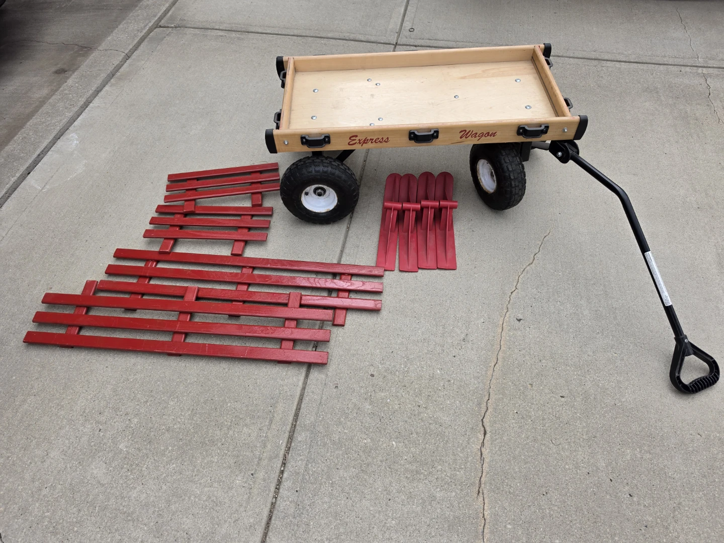 Millside Industries Wagon with Red Slats - photo 5