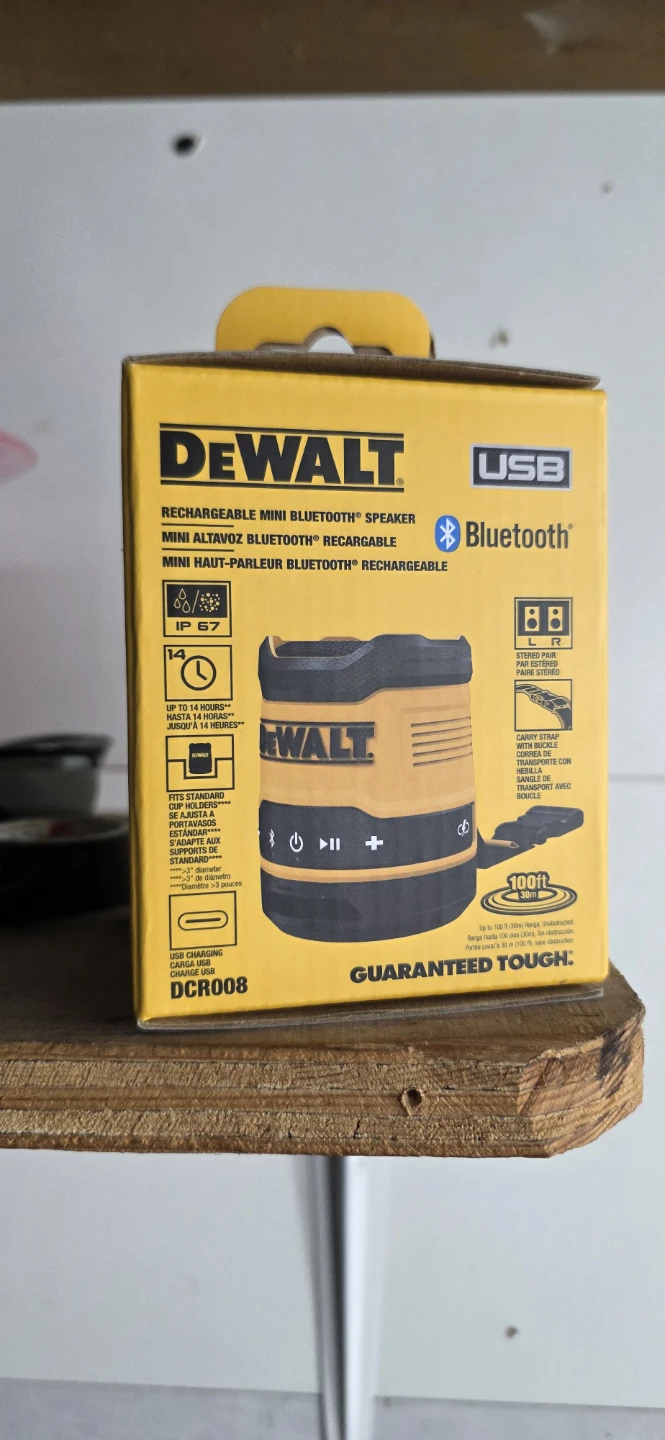 DeWalt DCR008 Rechargeable Mini Bluetooth Speaker