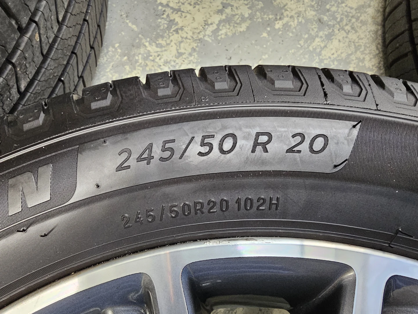 FORD EDGE O.E.M RIMS AND ALL SEASON TIRES 245/50 R20 - photo 4