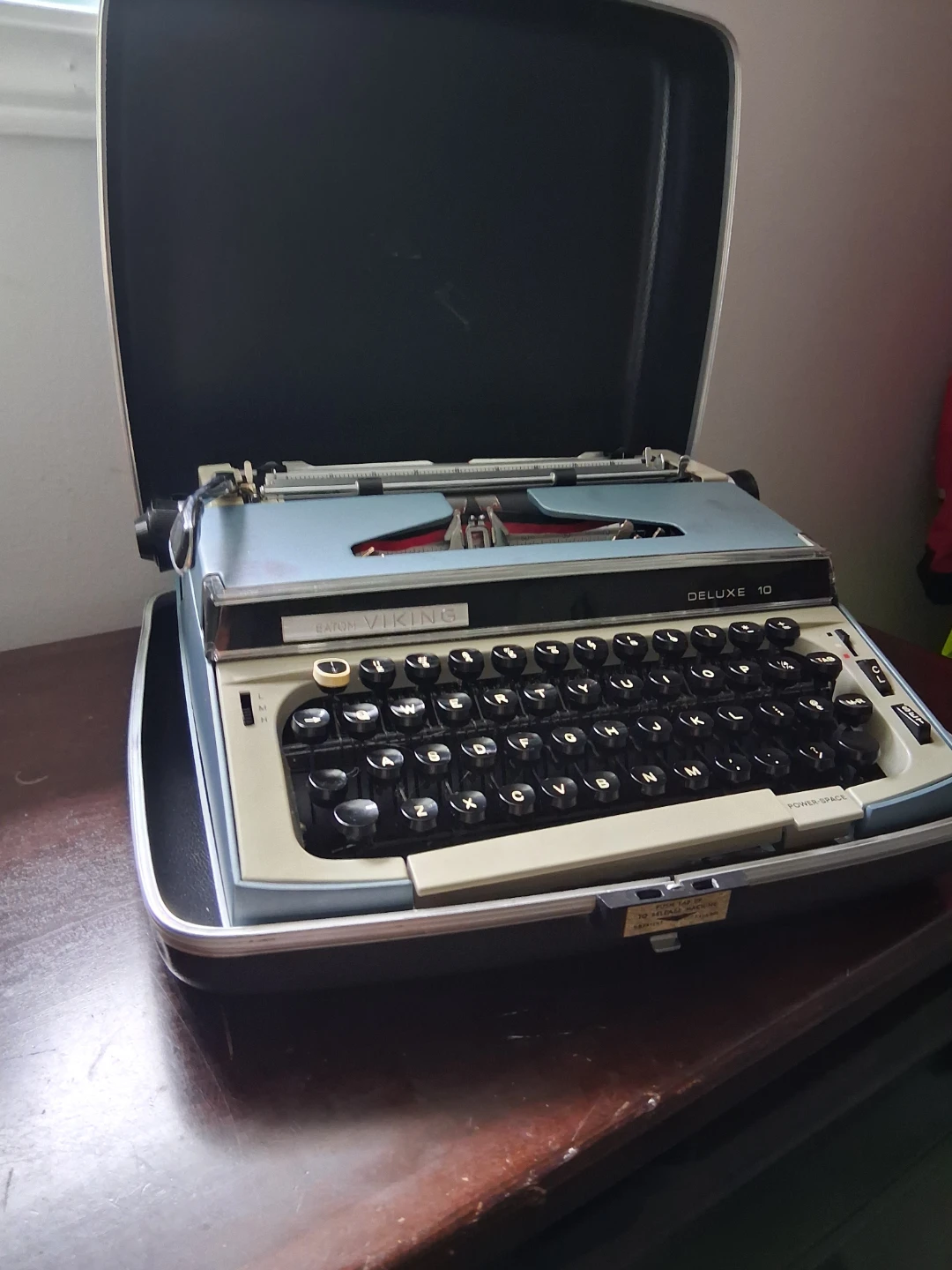Light Blue Royal Viking Deluxe 10 Typewriter with Case