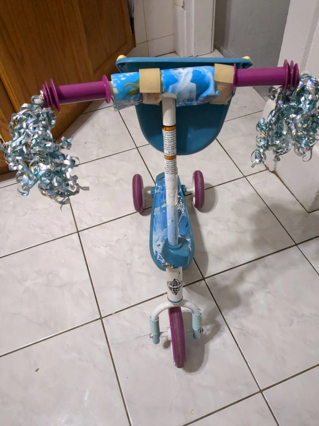 Frozen 3-Wheel Scooter - photo 2