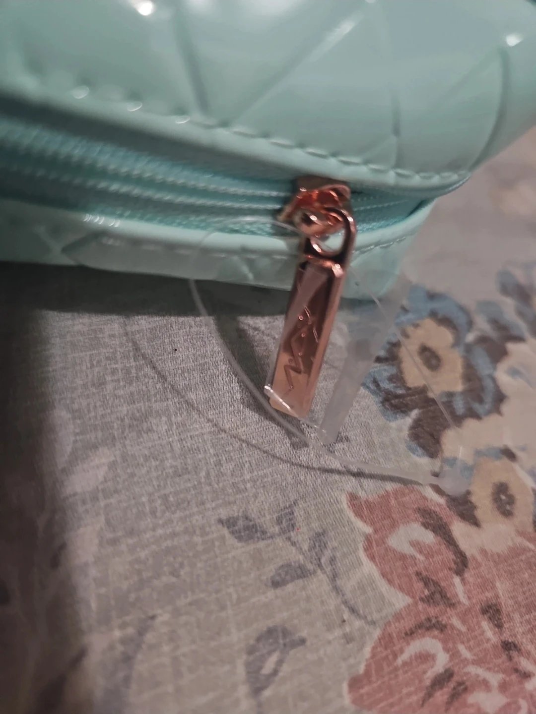 MAC Light Blue Quilted Makeup Bag - photo 4