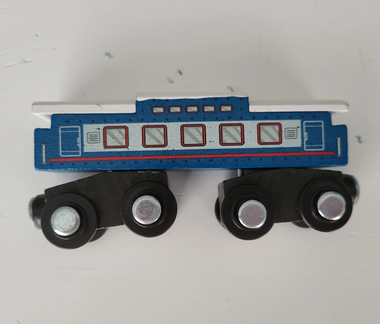 7 Wooden Toy Train Engines Lot - photo 4