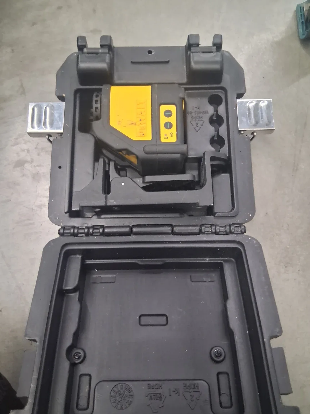 DEWALT Laser Level - photo 2