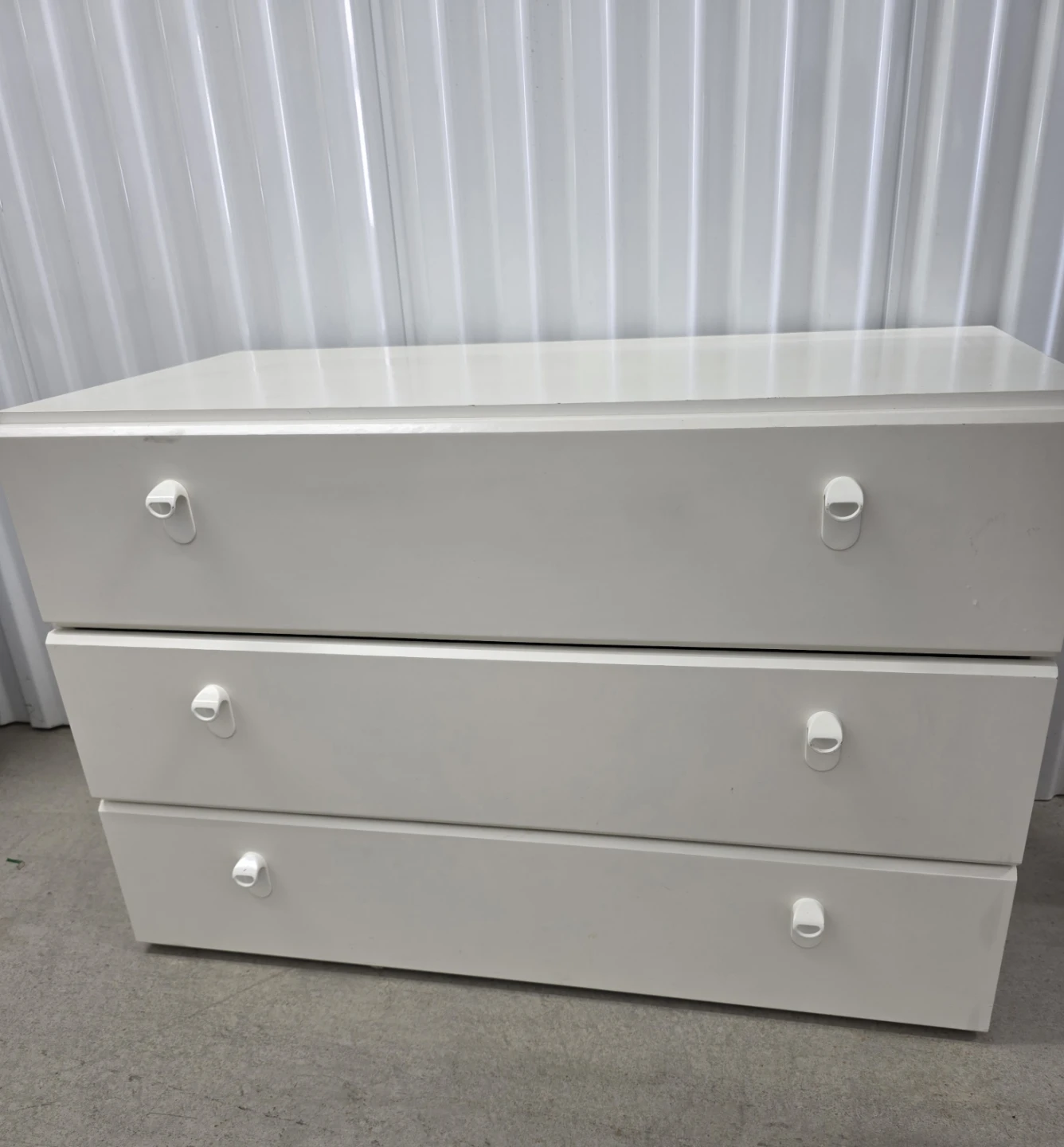 White 3-Drawer Dresser - photo 2