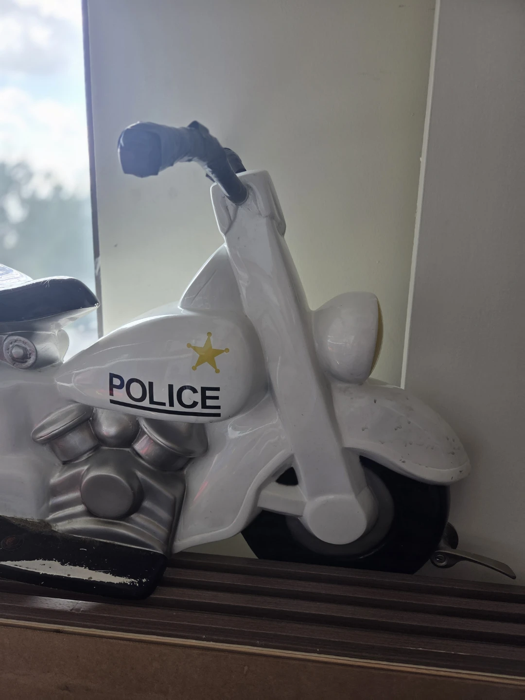 White Police Motorcycle Toy - photo 2