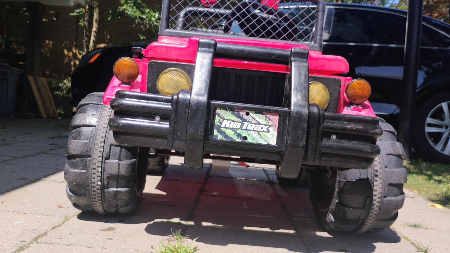 Kid Trax Ride-On Jeep - photo 2