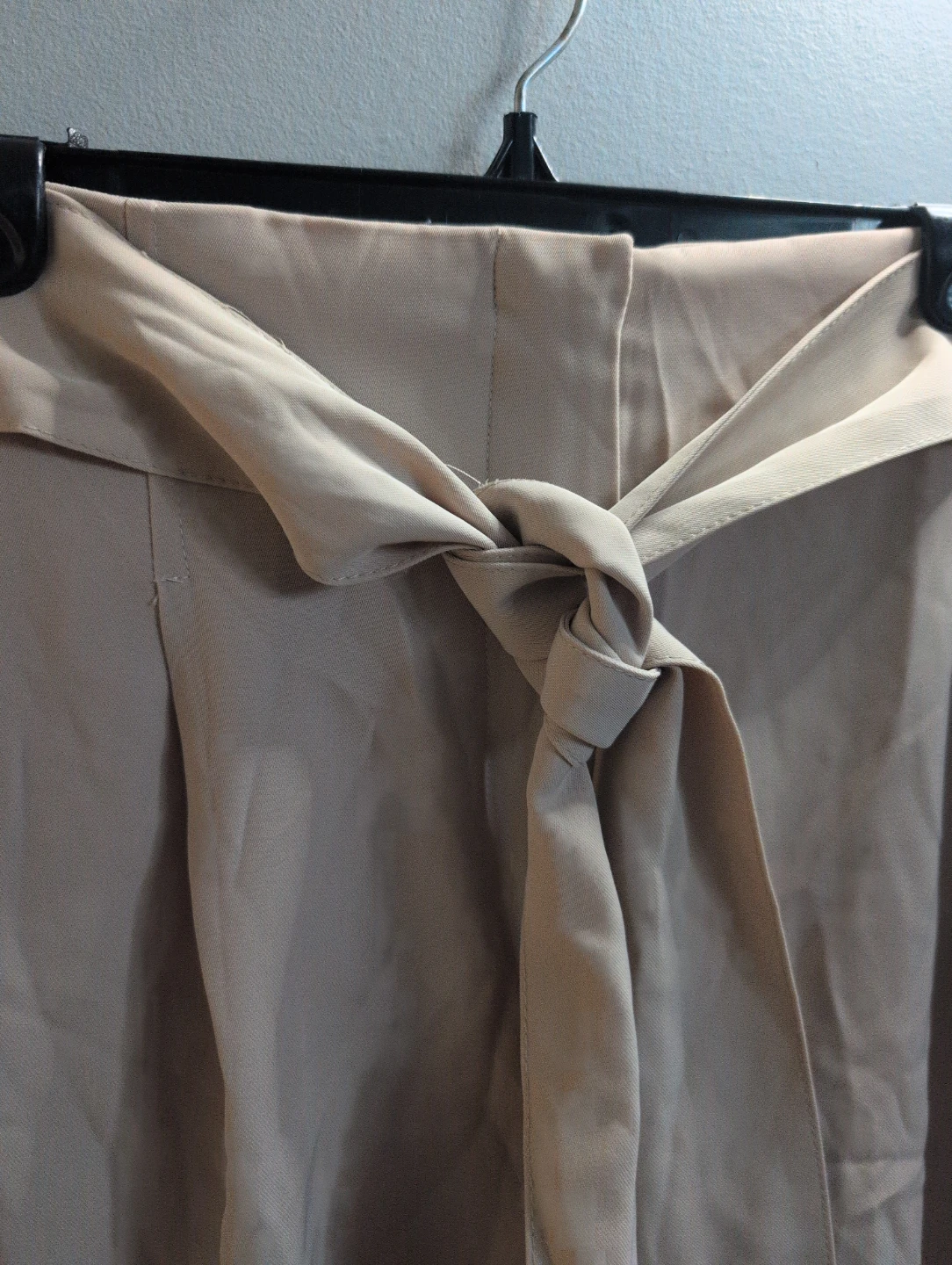 Beige high waisted shorts with tie belt - photo 2