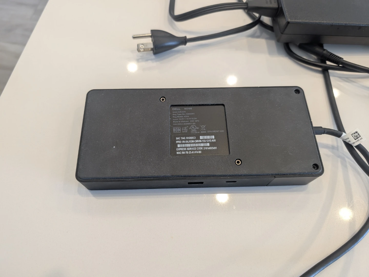 Dell WD19 Docking Station with 180W AC Adapter - photo 2