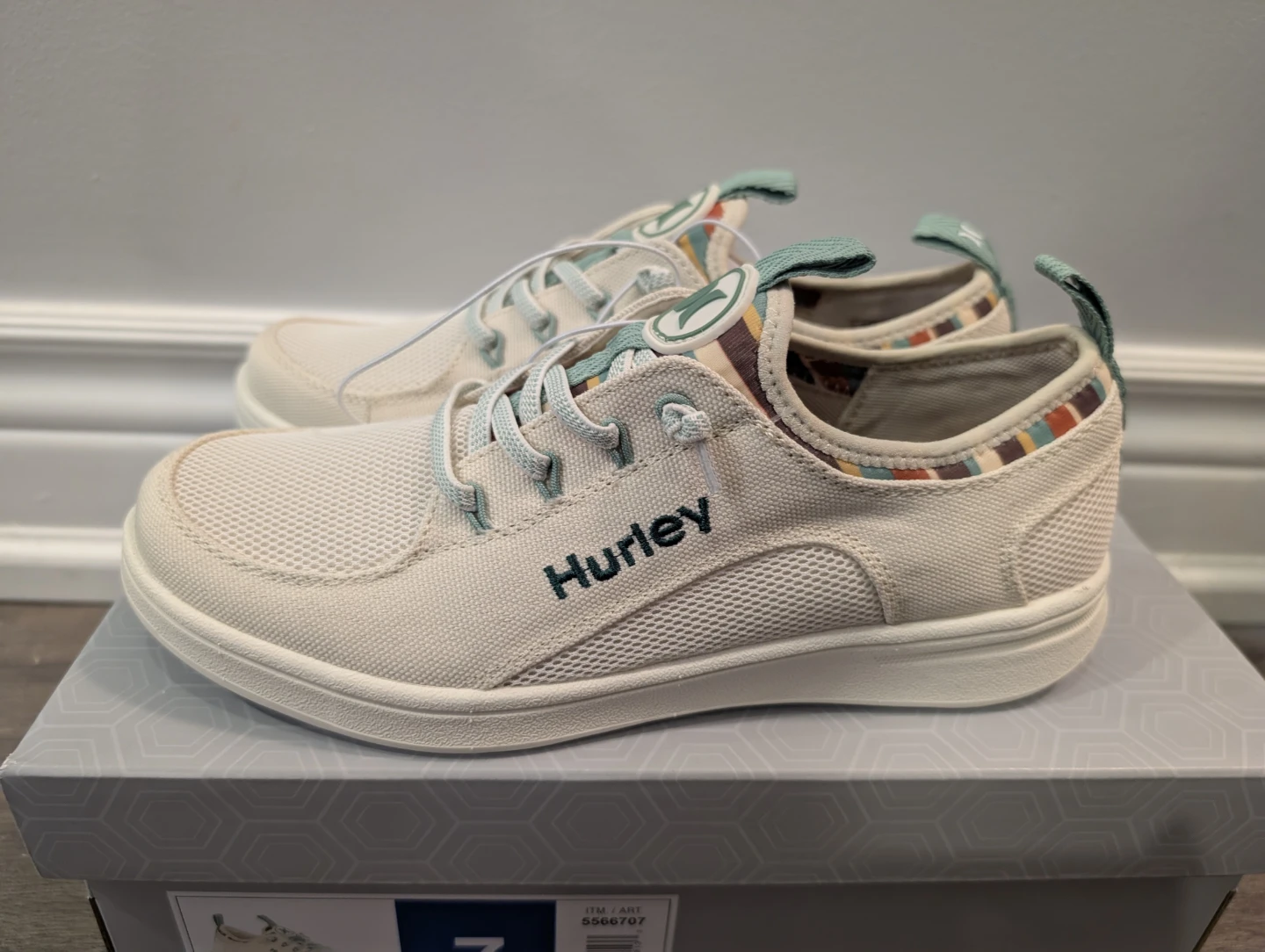 NIB  - Women's Hurley Casual Shoes Size 7 - photo 2